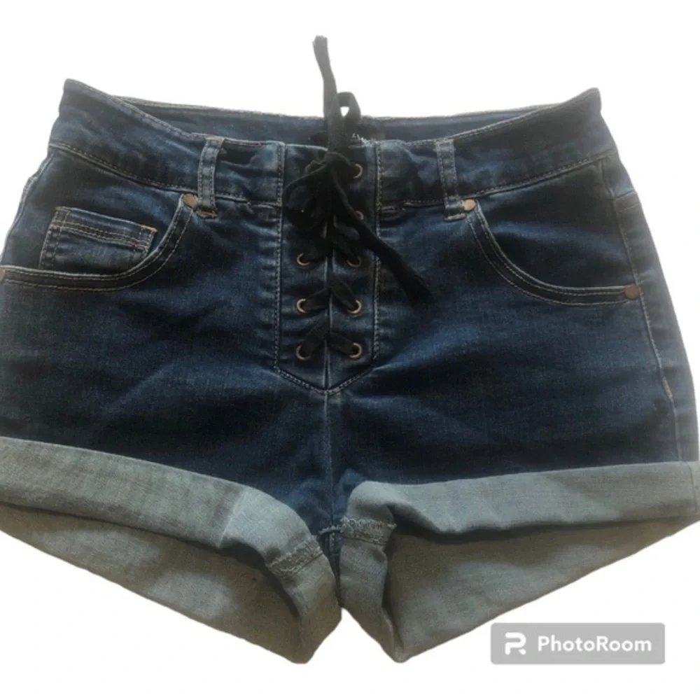 Black Label C’est Toi Lace-Up Roll-Up Denim Jean Shorts • Y2K Style • Size S